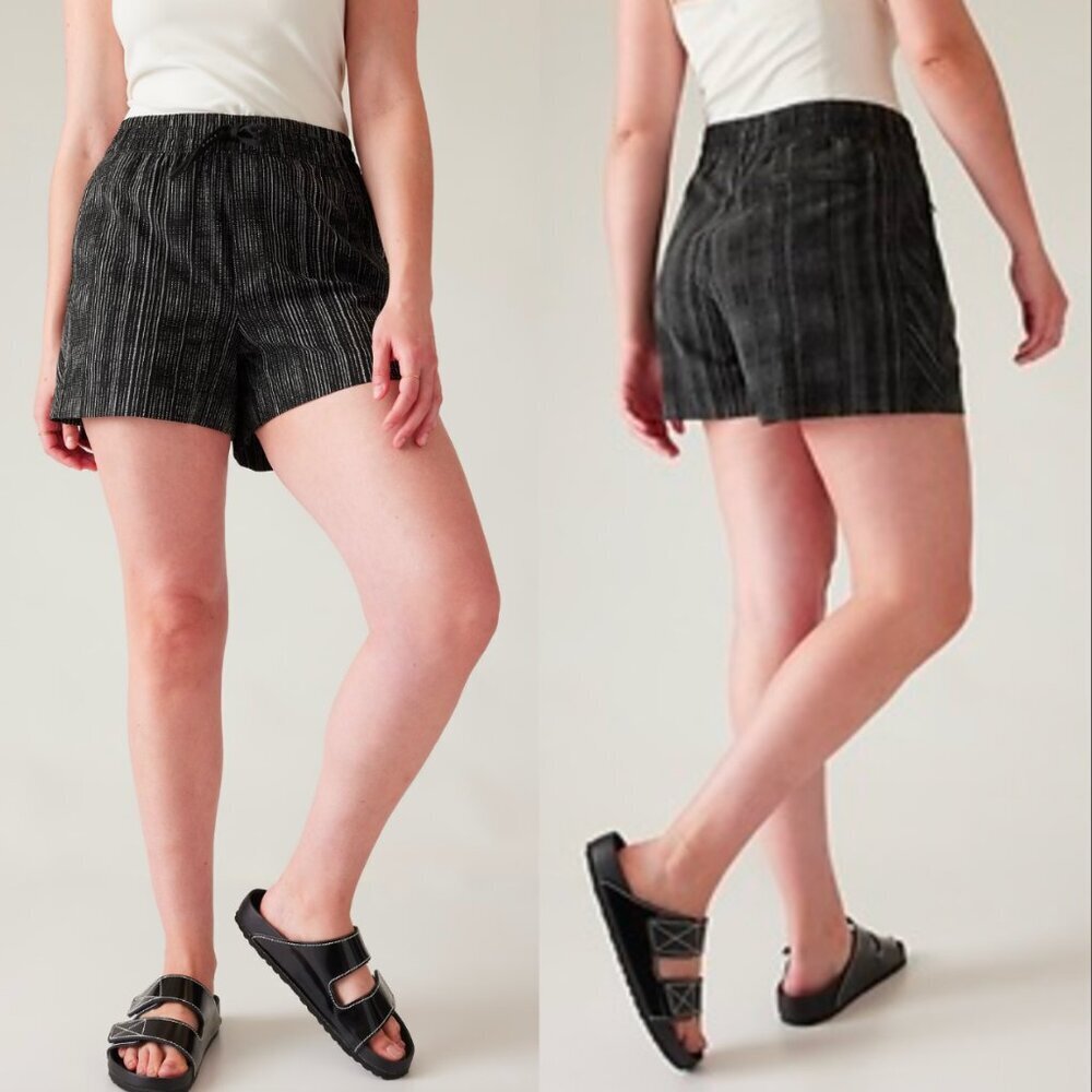 🦋 ATHLETA Amara Stripe Black Arrival Shorts Workout Athletic Casual 8 Casual